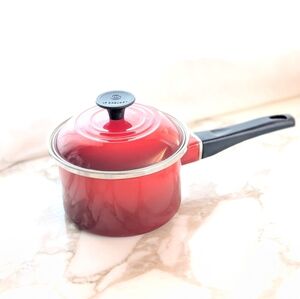 Red Le Creuset 1.5 Qt Classic Enamel Saucepan Pot with Lid